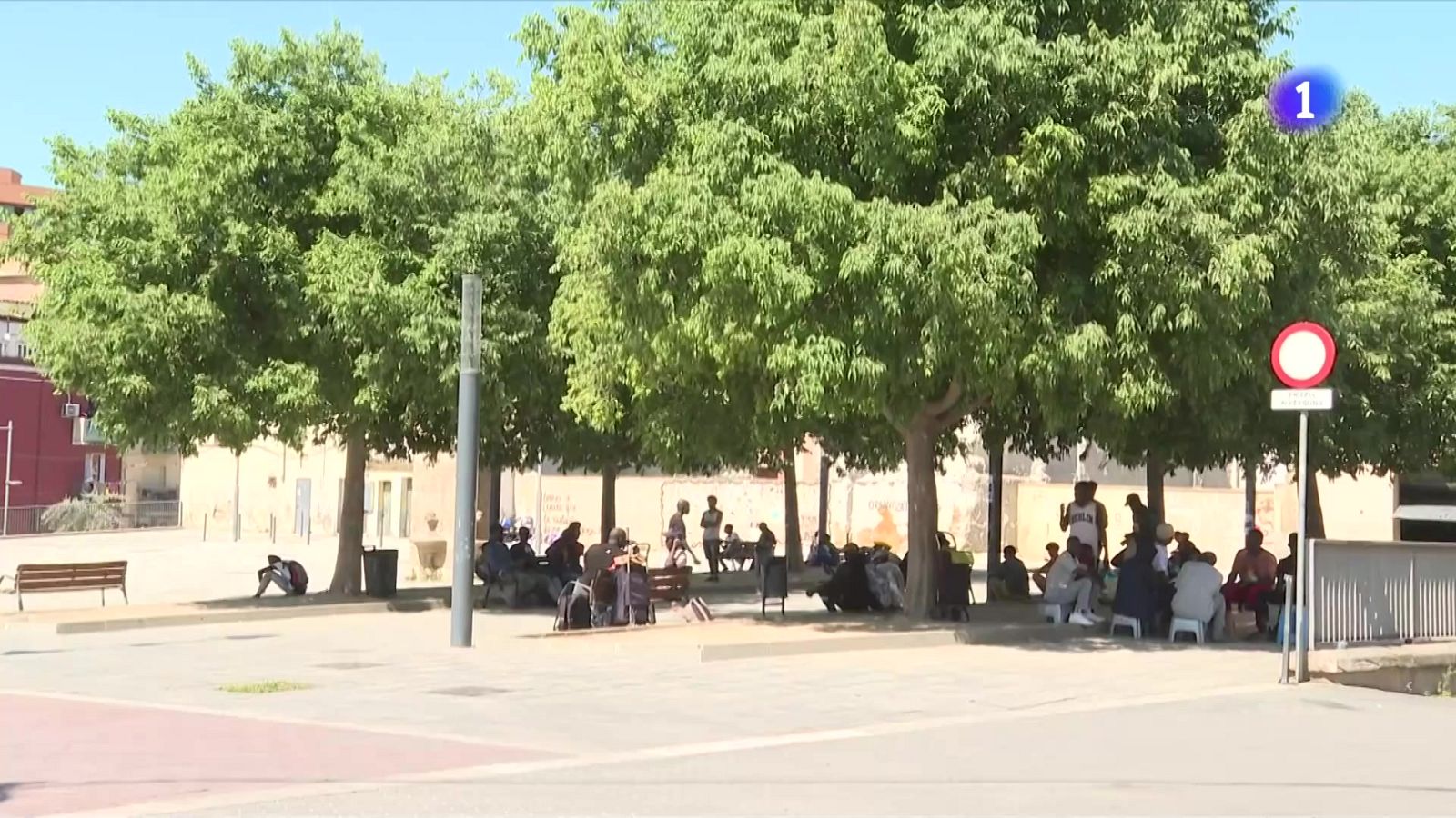 Lleida obre la Fira per a allotjar a un centenar de temporers - L'Informatiu | Veure