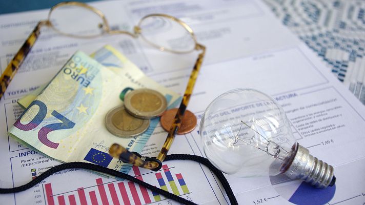 Sube el precio de la luz en mayo - Telediario 1 | Ver