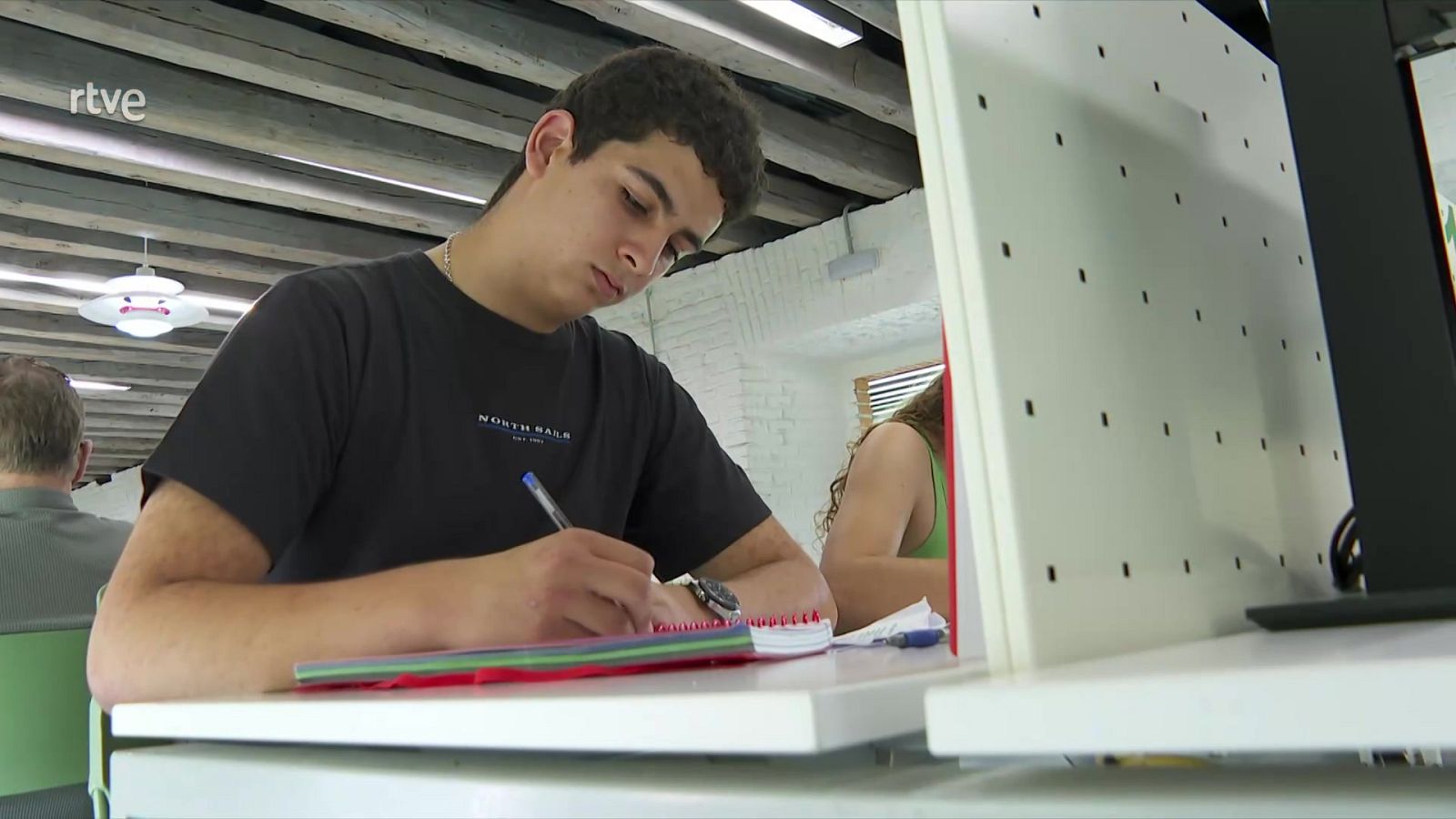 Telediario - 8 horas - 03/06/25 - Lengua de signos - ver ahora