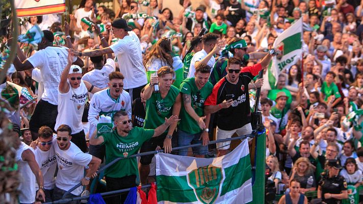  - L'Elx CF celebra l'ascens a Primera pels carrers de la ciutat