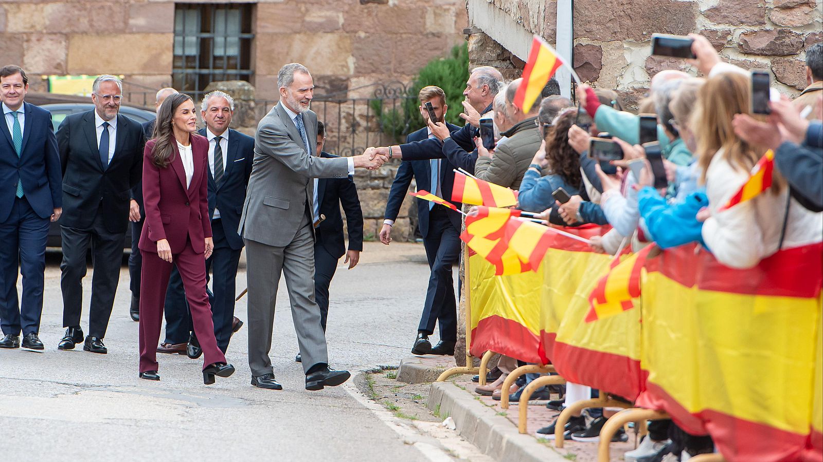 Entrevista a Jesús Mediavilla, alcalde de Brañosera - La tarde en 24h | Ver