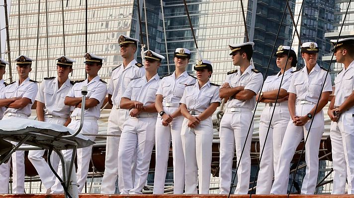 Informativo 24h - Leonor culmina en Nueva York su instrucción naval con una jura de bandera