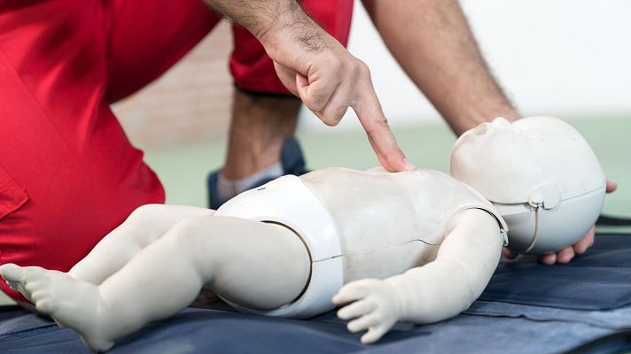 Telediario 1 - Cómo reanimar a un bebé