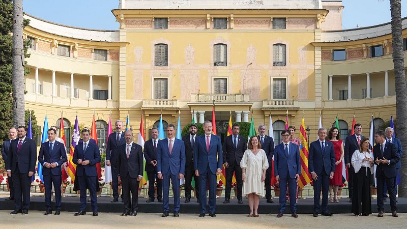 Tensa Conferencia de Presidentes en Barcelona - Informativo 24h | Ver