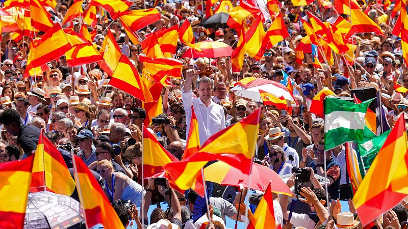 Feijóo pide elecciones en su sexta manifestación en Madrid contra el Gobierno | Ver