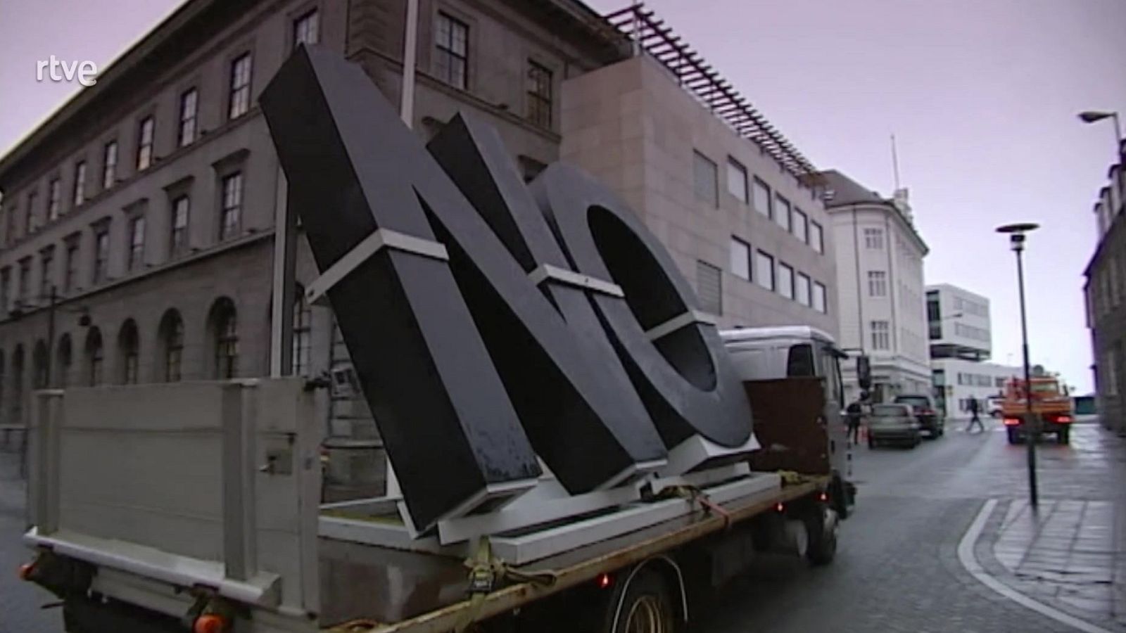 Santiago Sierra en el Museo Helga de Alvear | Ver