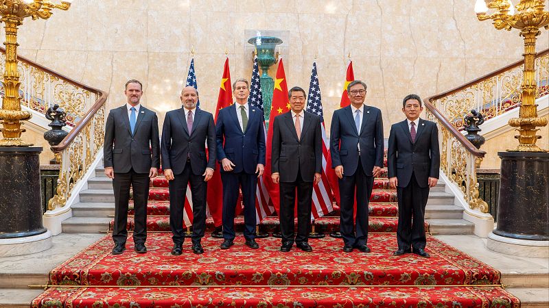 EE.UU. y China se vuelven a reunir para negociar los aranceles - Telediario 2 | Ver