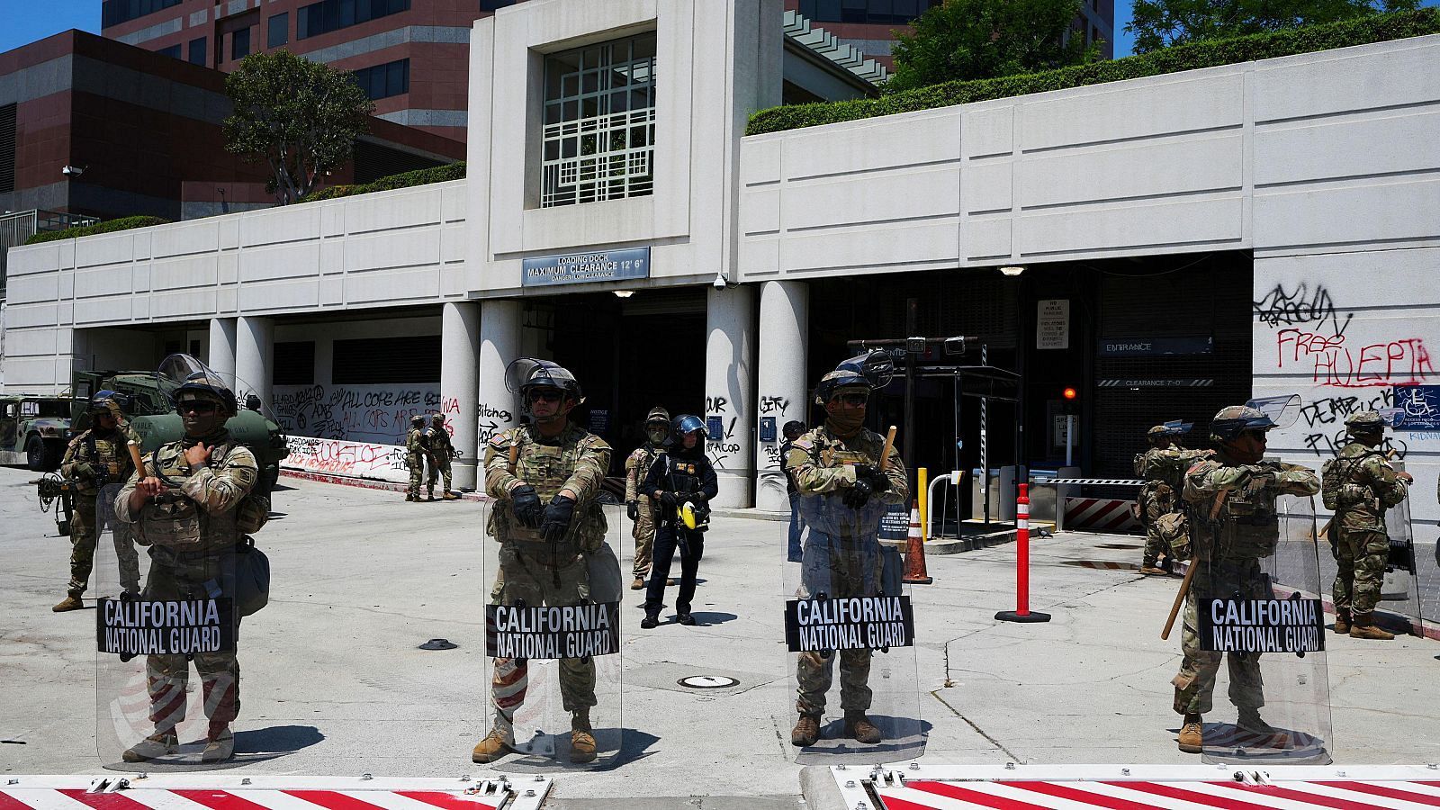 Toque de queda en Los Ángeles ante las protestas | Ver
