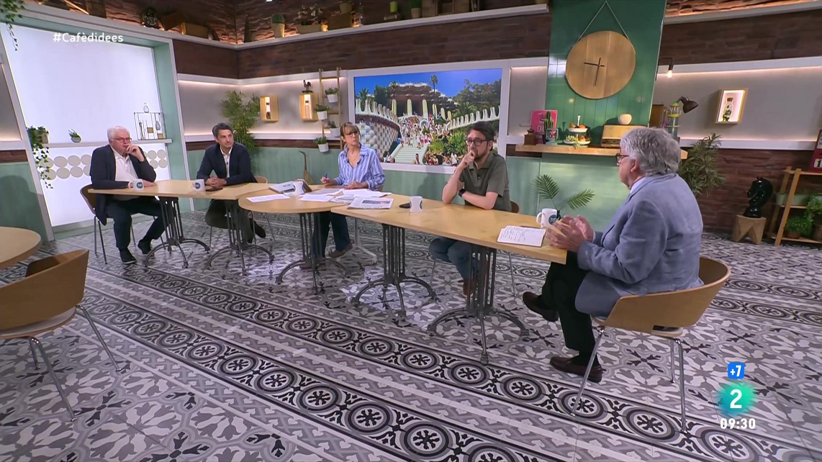 Janet Sanz, l'ampliació de l'aeroport i 'Un menú tancat'