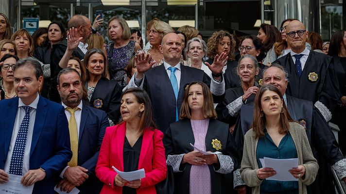 Telediario 1 - Jueces y fiscales exigen al Gobierno que retire las reformas de la carrera judicial