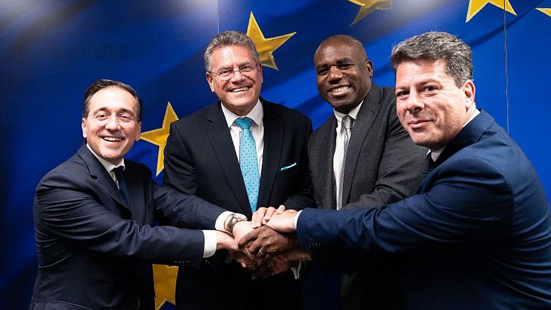 España y Reino Unido alcanzan un acuerdo "histórico" sobre Gibraltar - La tarde en 24h | Ver