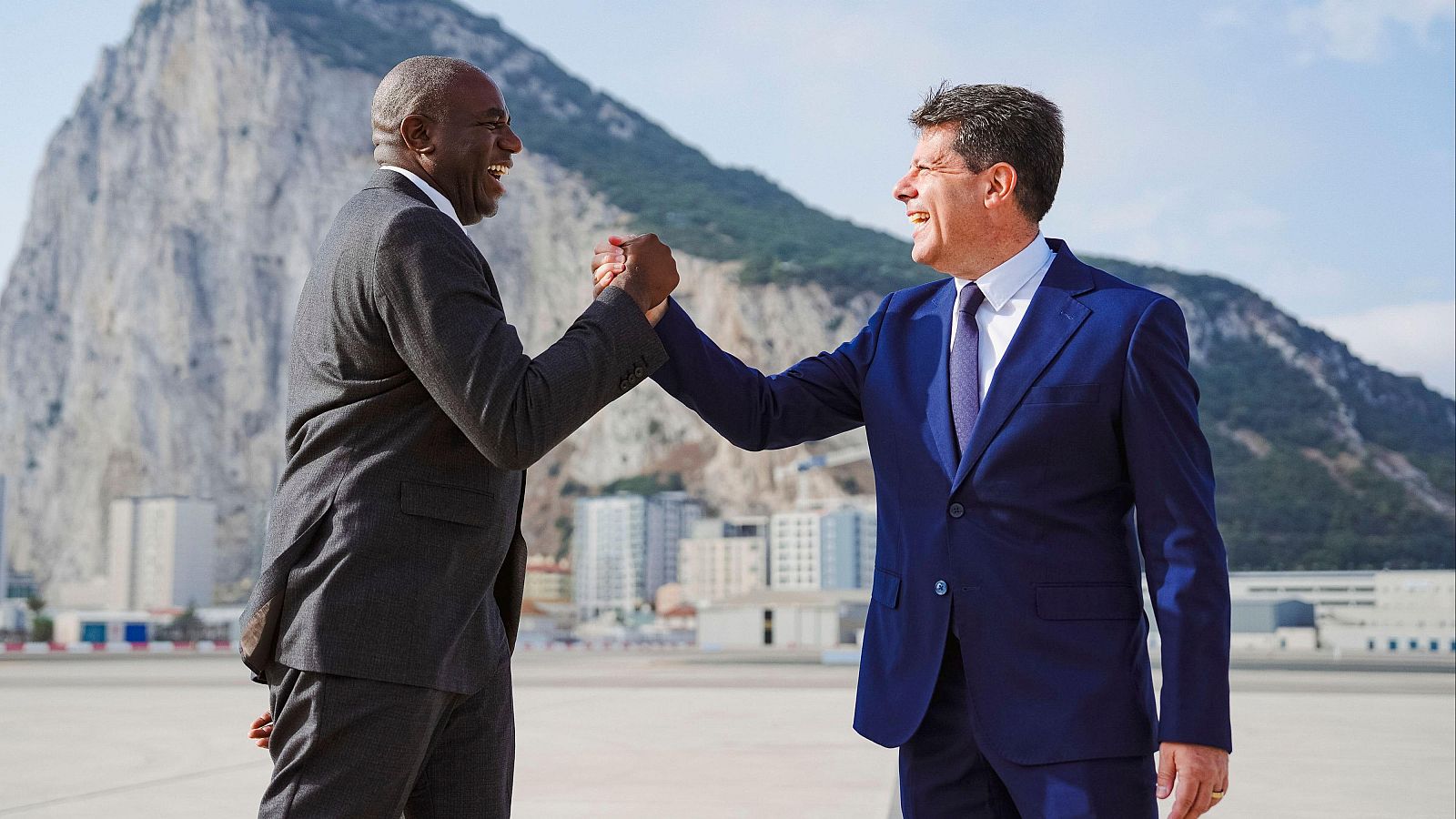 Telediario matinal en cuatro minutos - 12/06/2025 | Ver