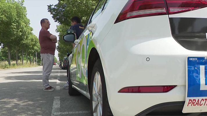 L'Informatiu - Més de 75.000 persones, en espera per treure's el carnet de conduir