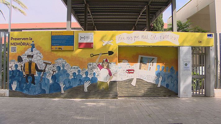  - Un mural elaborado por estudiantes para recordar a las víctimas de la dana