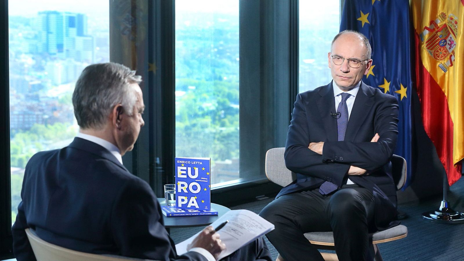 Plano general - Enrico Letta - Plano general | Ver