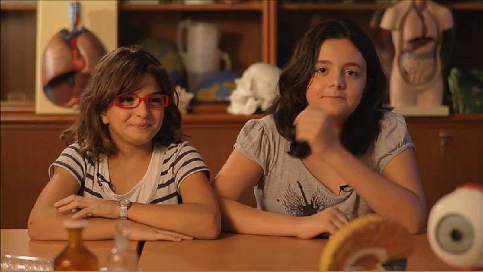 Redes - Pregúntales a Punset: ¿Por qué se contagian los bostezos?