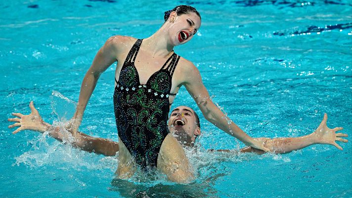 Natación - Dennis González e Iris Tió se cuelgan la medalla de oro en el dúo mixto libre de la Superfinal