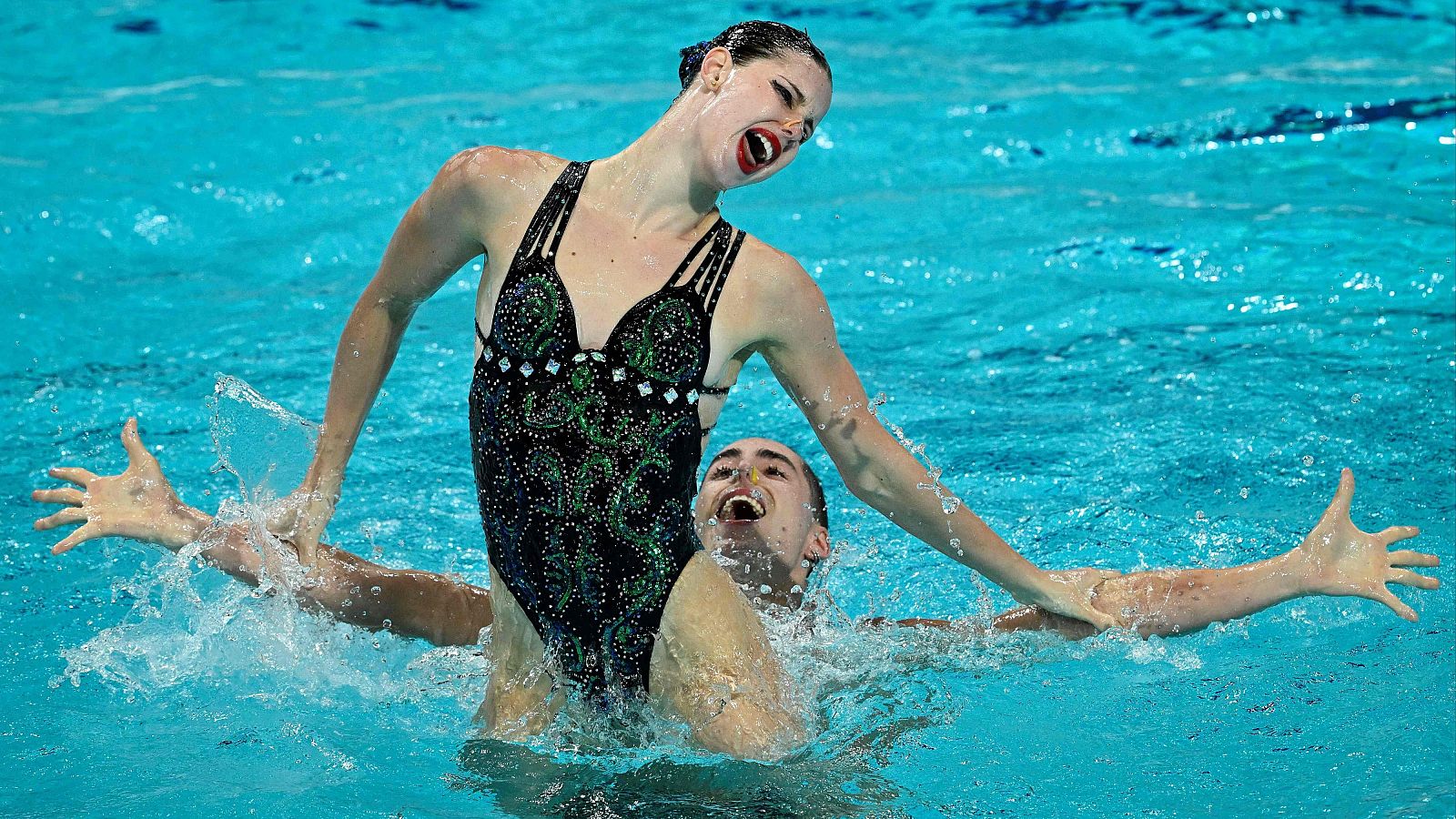 Natación Artística: Dennis González e Iris Tió, oro en el dúo mixto libre - Natación | Ver