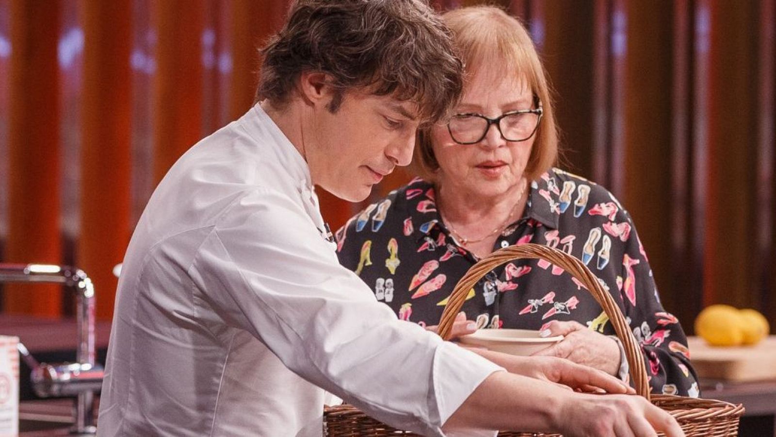 ¿Qué tatuajes tiene la madre de Jordi Cruz? - MasterChef | Ver