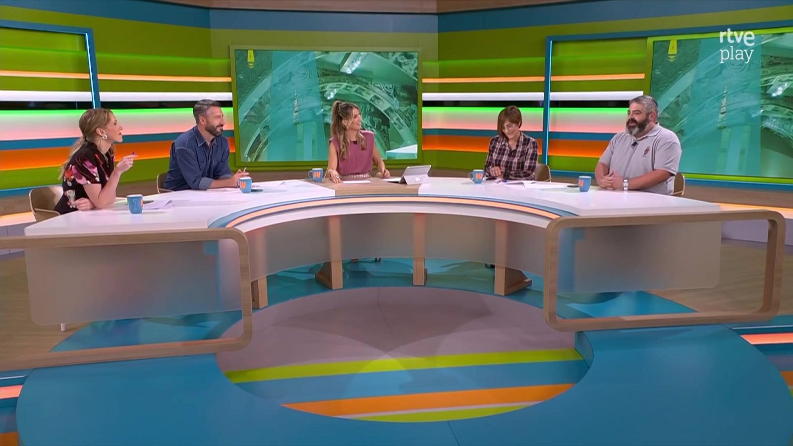 Agressió a un youtuber, incendi a Cadaqués i Sixena - L'Altaveu - L'altaveu | Veure