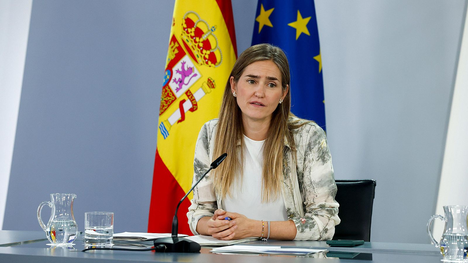Aagesen confirma que el apagón tuvo un origen "multifuncional" y señala a las eléctricas - Telediario 1 | Ver