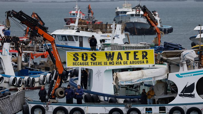Telediario 1 - Ecologistas en Acción reparte sus "Banderas negras" por mala gestión ambiental a la ría de Arousa y a Llançà, Girona