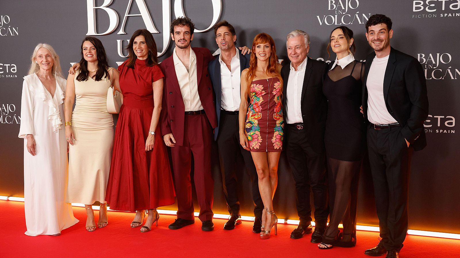 Llega a los cines la película 'Bajo un volcán' | Ver