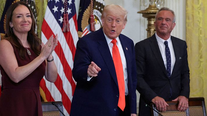 Telediario 2 - Trump reúne a su cúpula de seguridad con la incógnita de si EE.UU. intervendrá en Irán