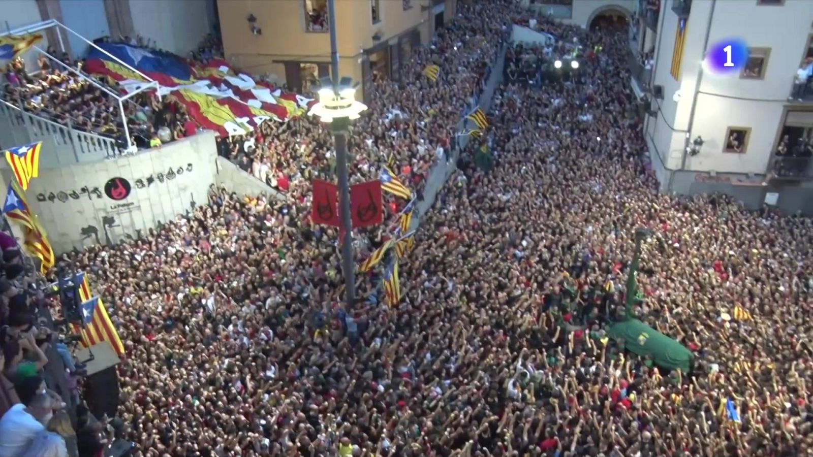 La Patum de Berga recorda Josep Maria Isanta 20 anys després - L'Informatiu | Veure