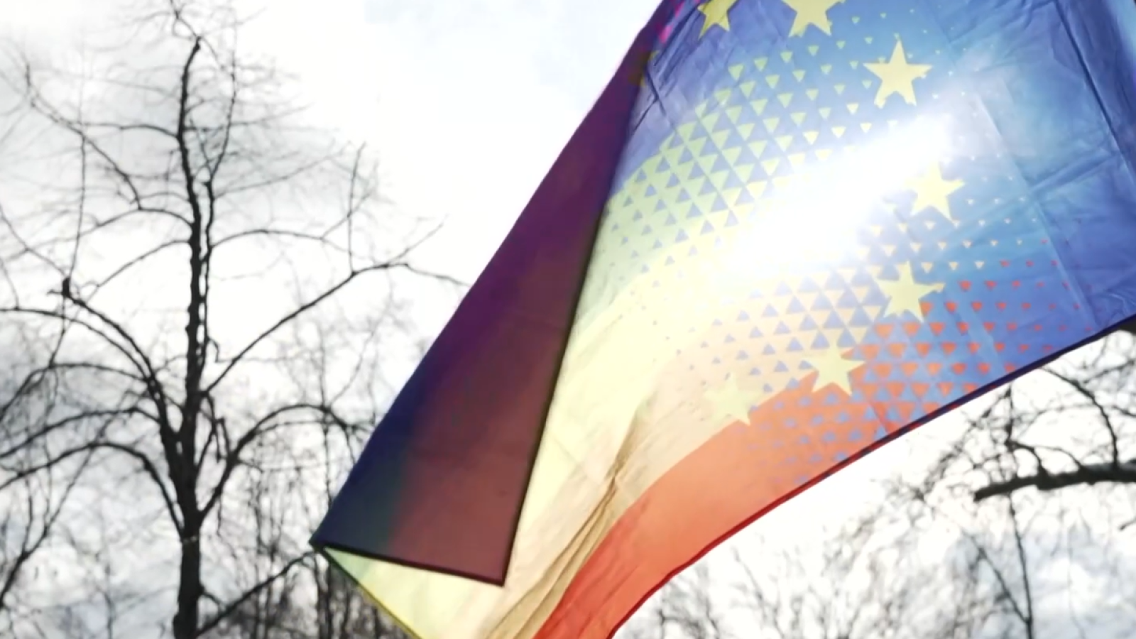 Huir para existir: la agonía de los refugiados trans rusos | Ver