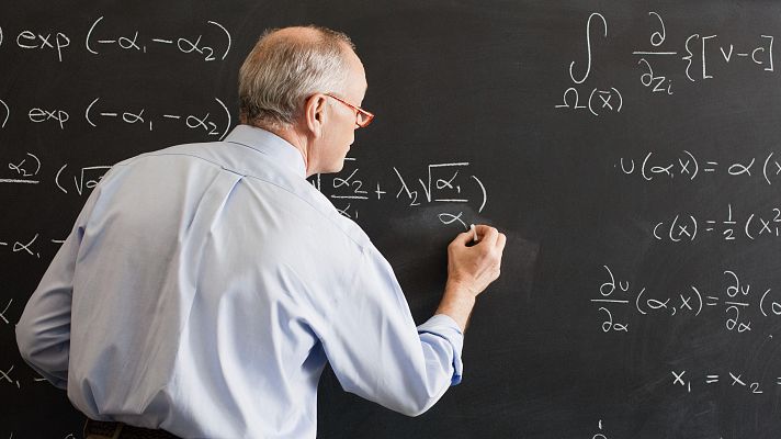 Telediario Fin de Semana - Faltan profesores de matemáticas por la competencia de las empresas de Big Data o Inteligencia Artificial