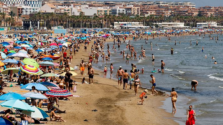  - El Ayuntamiento de Alicante prohíbe las hogueras en las playas en la noche de San Juan