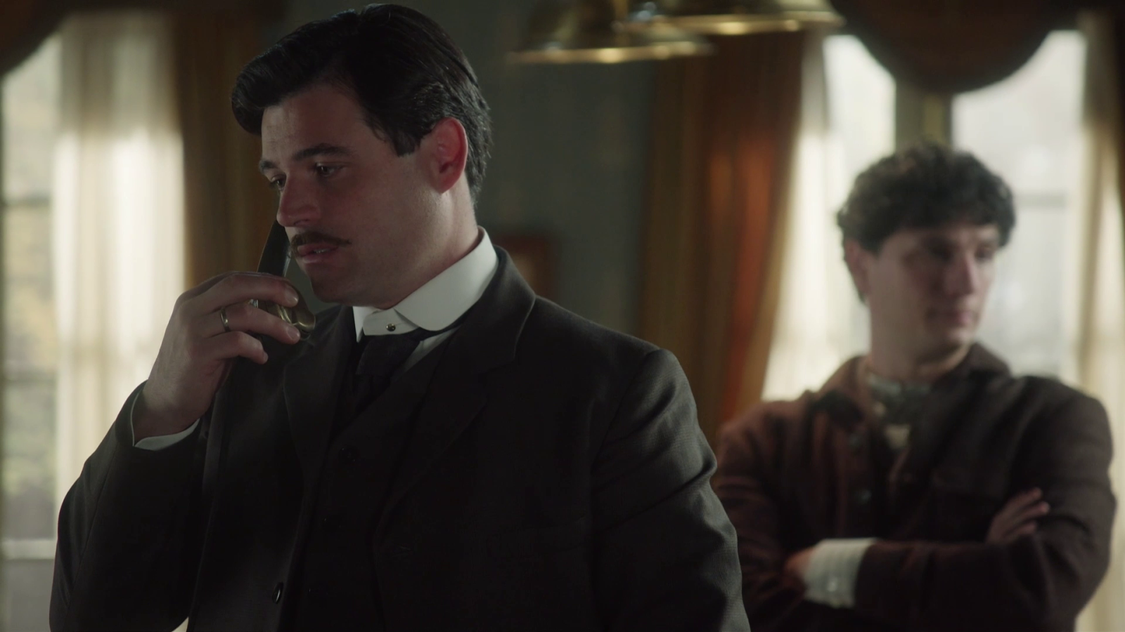 La Promesa - Manuel busca una solución para proteger el hangar - La promesa | Ver