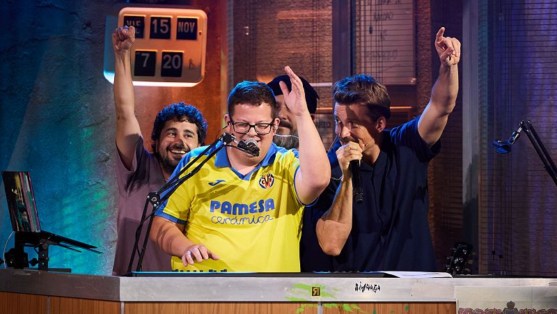 La Revuelta | Todo el mundo baila con "Paquito el chocolatero" - La Revuelta | Ver