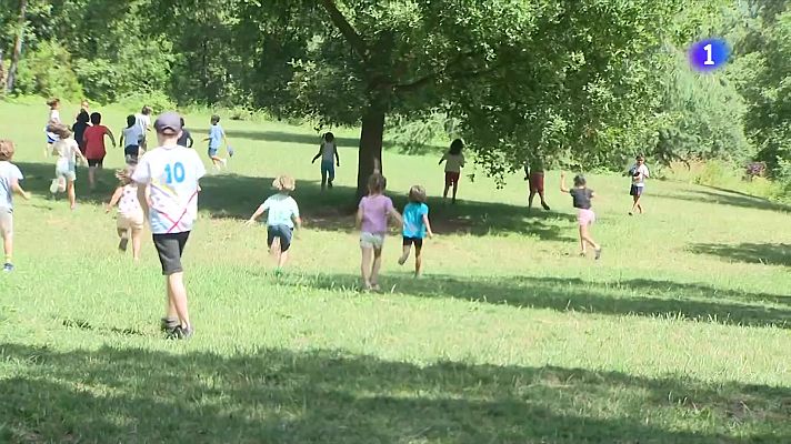 L'Informatiu - Tret de sortida a les colònies d'estiu: més de 110.000 places al Fundesplai