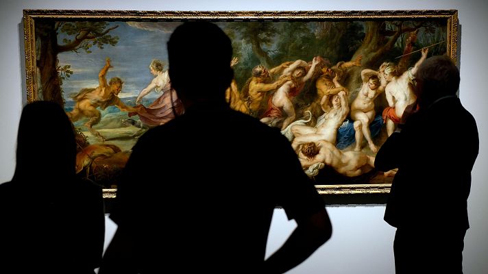 Telediario 2 - Los riesgos de poner en peligro el arte por una foto instagrameable