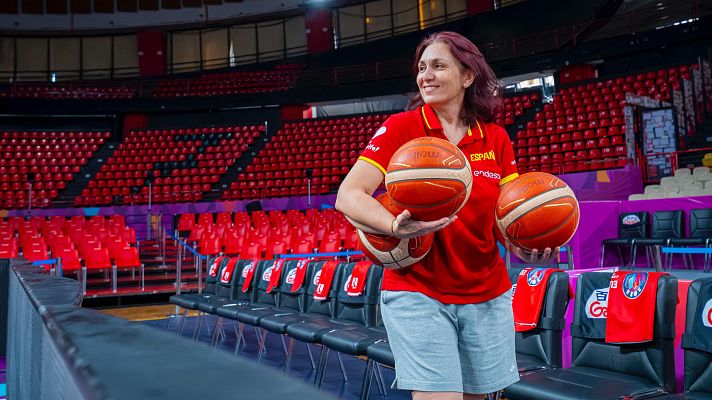 Baloncesto en RTVE - La cueva de 'Alí Babá' de Paloma Romero, la delegada de la selección española de baloncesto
