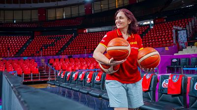 Paloma Romero, delegada: "A veces hago un poquito de mam" - Baloncesto en RTVE | Ver