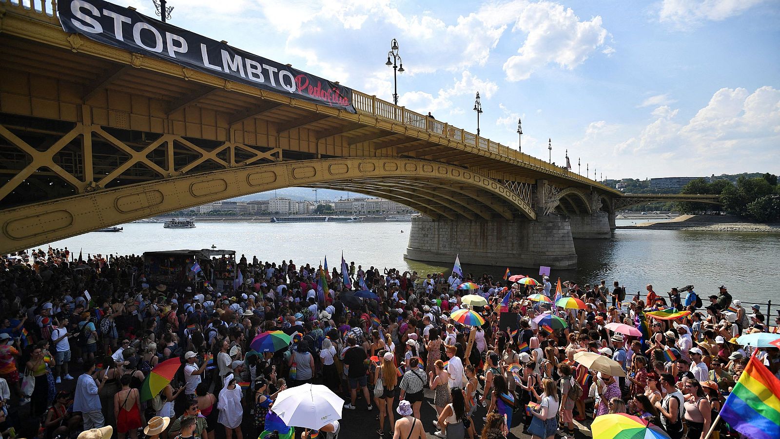 El desfile del Orgullo, prohibido en la Hungría de Orbán - Informativo 24h | Ver