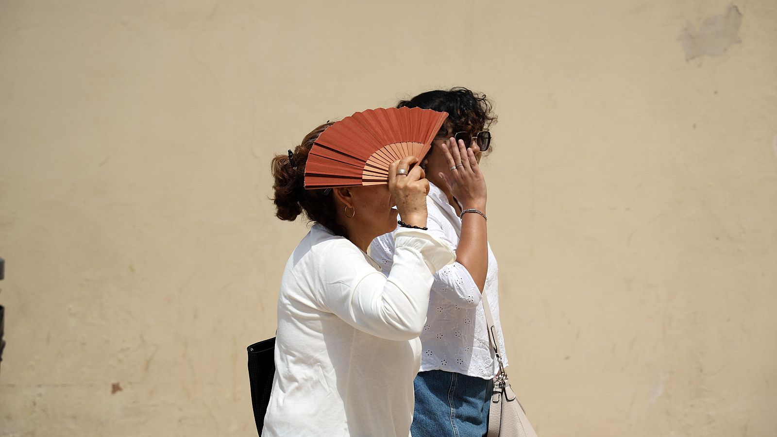 Llega la primera ola de calor | Ver