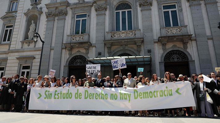 Telediario Fin de Semana - Jueces y fiscales protestan en contra de las reformas judiciales del Gobierno