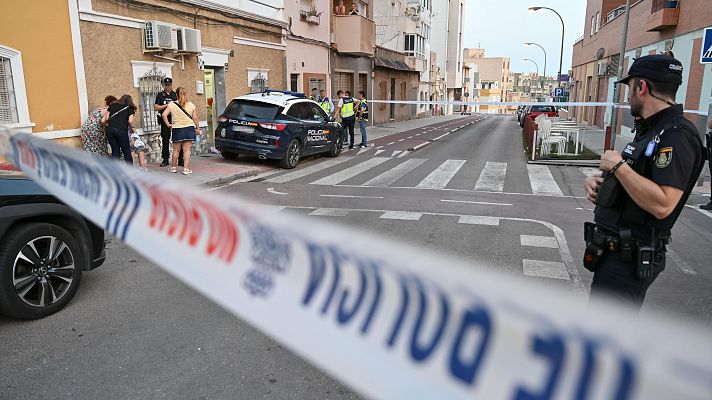 Telediario Fin de Semana - Detienen a un hombre por asesinar a una mujer en Almería en un posible caso de violencia de género