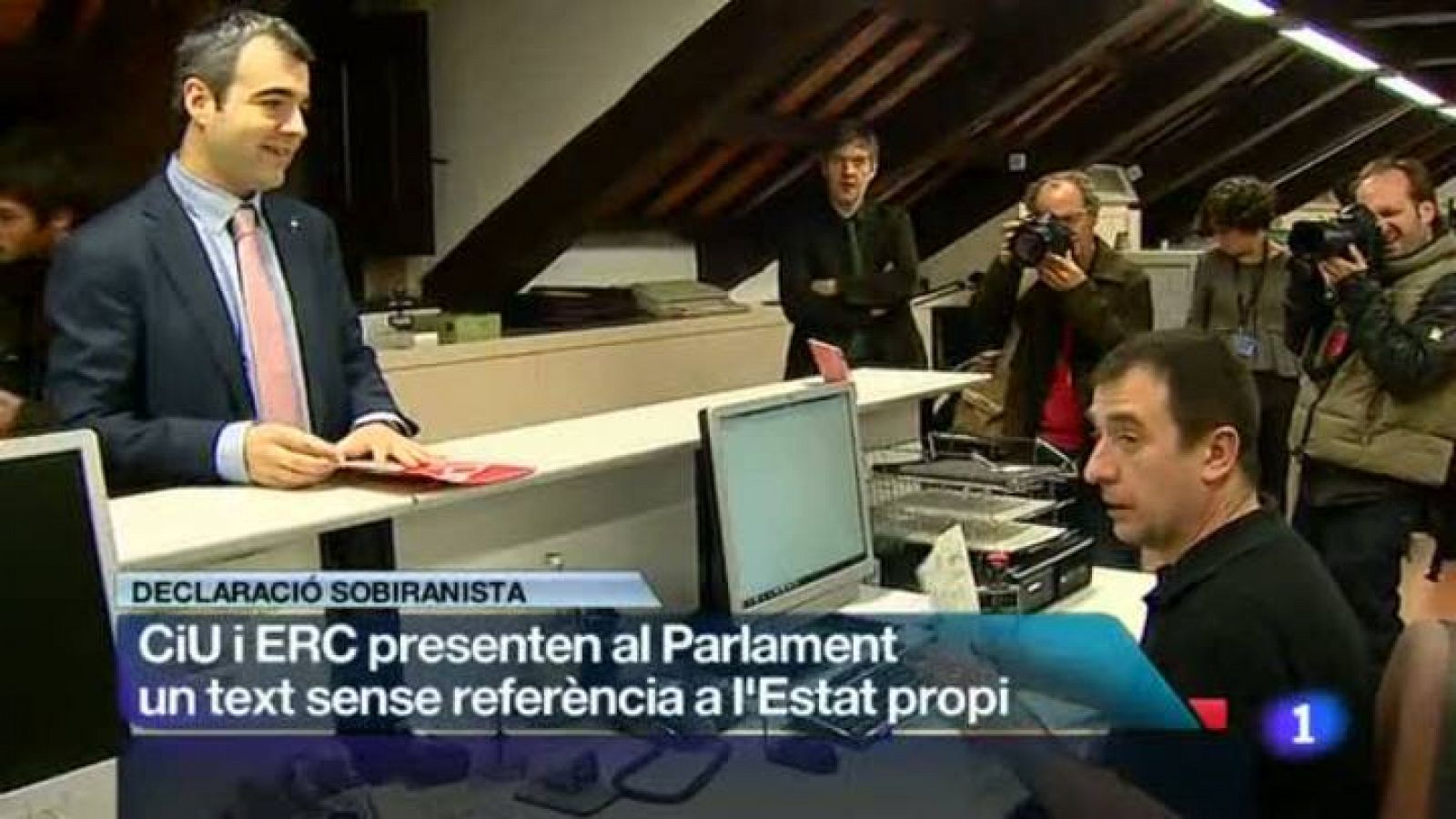 L'Informatiu: L'Informatiu migdia - 15/01/13 | RTVE Play