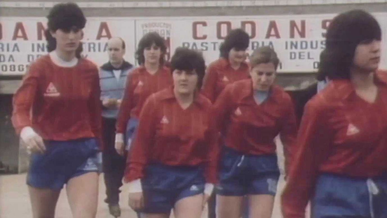 Así era la primera selección española femenina en 1985 - Conexión vintage | Ver