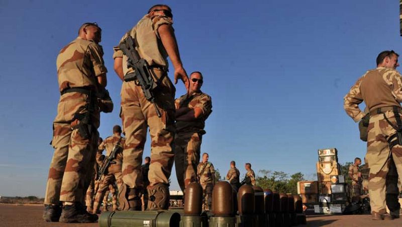Hollande quiere aumentar el número de soldados franceses desplazados a Mali