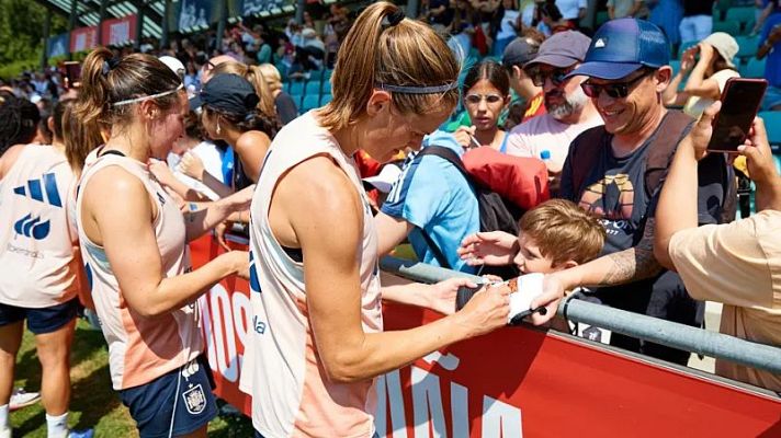 Los Deportes de La1 - La selección española levanta expectación en su primer entrenamiento en Suiza antes de la Euro