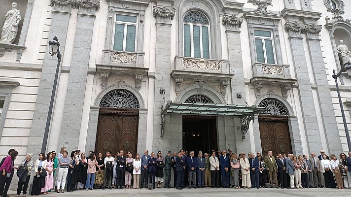 Telediario 1 - Las asociaciones convocantes afirman que 3 de cada 4 jueces y fiscales han secundado la huelga