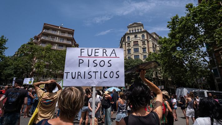 Telediario 1 - Entra en vigor el registro único para las viviendas turísticas que se alquilan