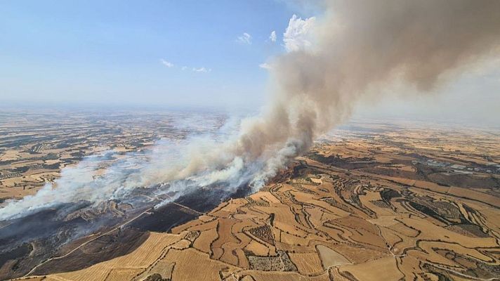 Telediario 2 - Un incendio en La Segarra, Lleida, confina a 15.000 vecinos