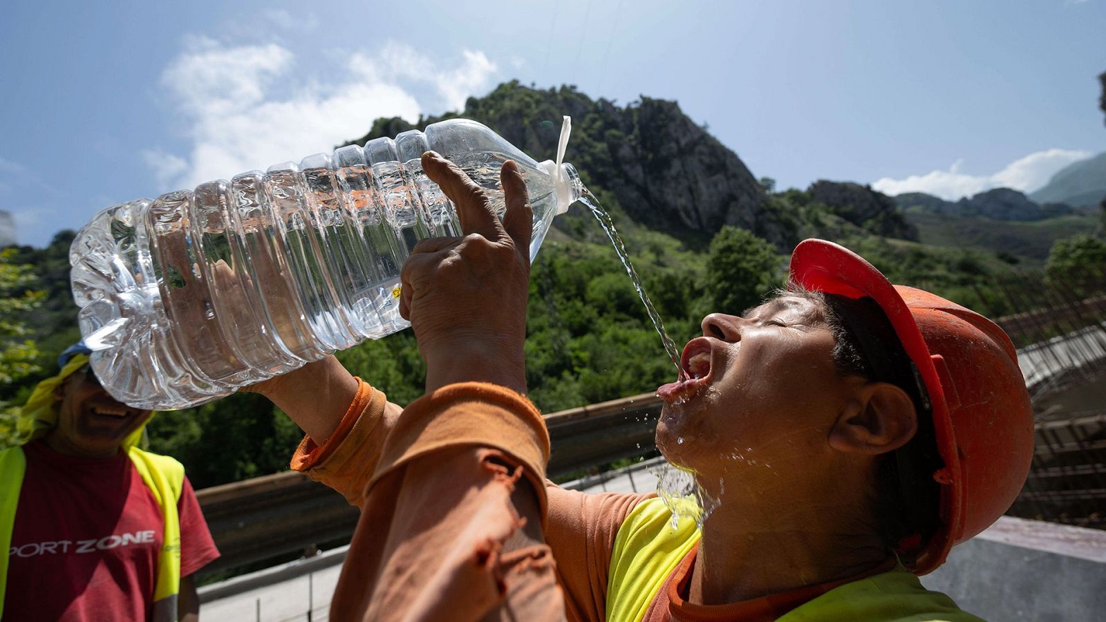 Telediario - 21 horas - 01/07/25 - Lengua de signos - Telediario en lengua de signos | Ver